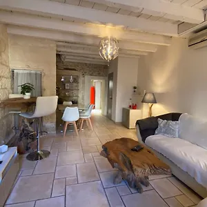 https://villa-bienvenue-au-6-calme-et-charme-de-la-pierre.fr-provencehotel.com